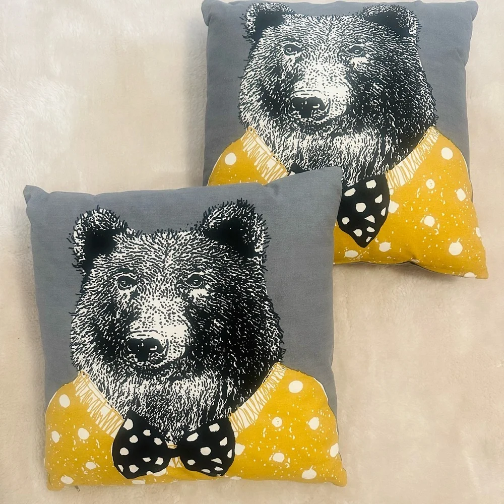 Grizzly Bear 🐻 Decorative Pillow Set of 2 NWOT